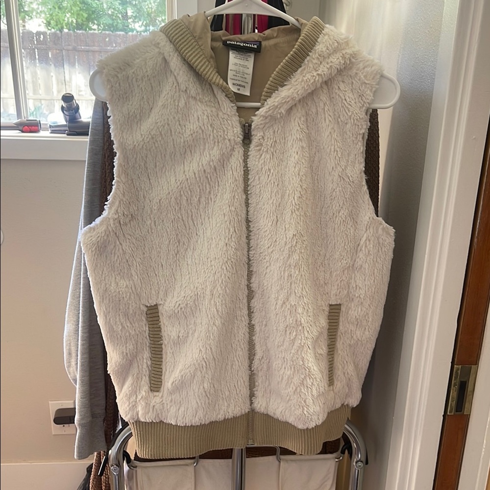 Patagonia Ivory Furry Hooded Vest